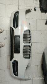 paraurti anteriore BMW serie uno anno 2023