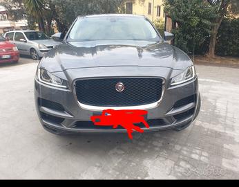 Jaguar F Pace