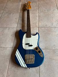 Basso short scale 4 corde Squier