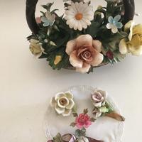 Cesto di fiori Capodimonte + 3 roselline