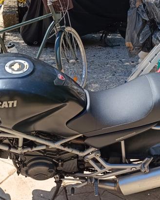 Ducati Monster 600 City dark