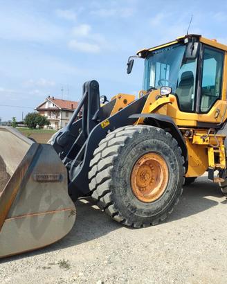 Pala gommata usata VOLVO L110H