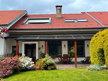 Villetta a schiera con giardino privato