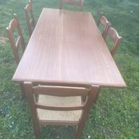 Tavolo in legno piu 6 sedie