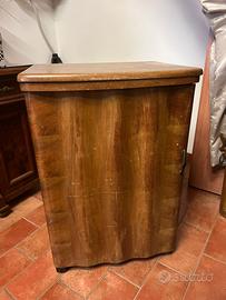 Macchina per cucire con mobiletto