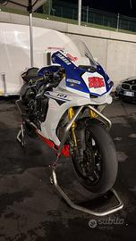 Yamaha r1