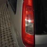 Fanale posteriore sx Ford Fiesta mk5 3 porte 