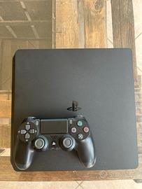 PS4 Slim 1TB + 3 giochi