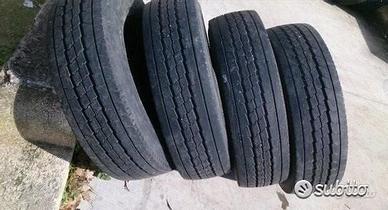4 gomme usate autocarro 295 60 22.5
