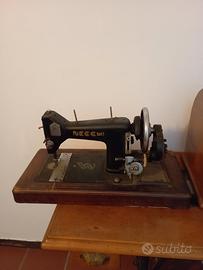 Macchina da cucire NECCHI vintage