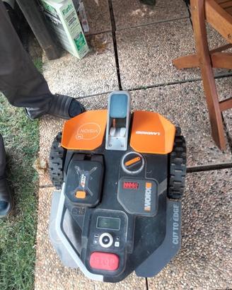 Robot tagkia erba Worx Landroid Vision