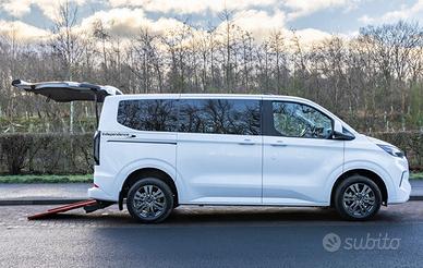 CUSTOM TRASPORTO DISABILI CON RIBASSAMENTO