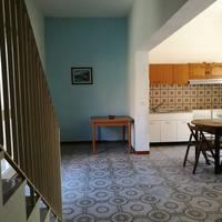 Ampia casa indipendente con annesso garage