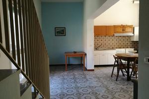 Ampia casa indipendente con annesso garage