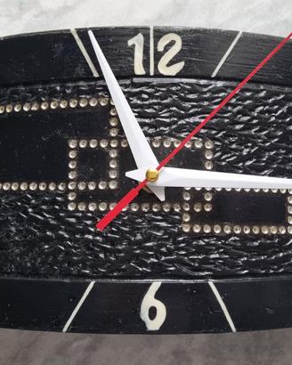 Orologio in cera fatto a mano