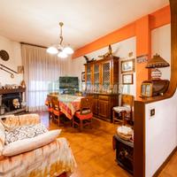 TRE LOCALI CON BOX E POSTO AUTO