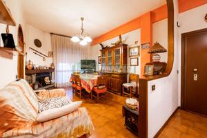 TRE LOCALI CON BOX E POSTO AUTO