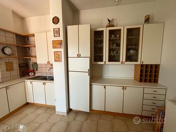 Cucina Componibile Angolare con Blocco Dispensa