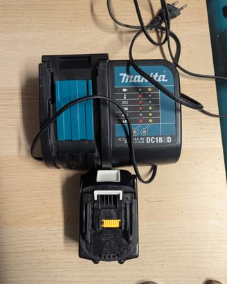 Makita caricabatterie con batteria da 5A 