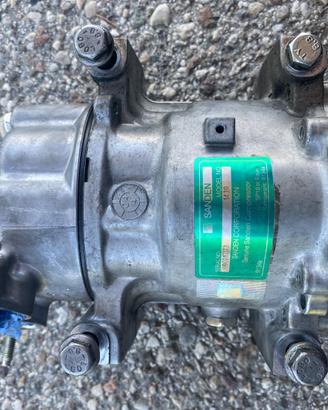 Compressore auto aria condizionata