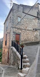 Casa indipendente-Libera su tre lati