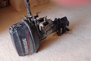 Motore marino fuoribordo