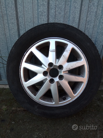 Pneumatico e cerchio in lega per Volvo C30