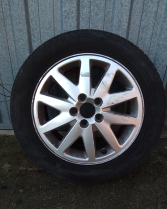 Pneumatico e cerchio in lega per Volvo C30