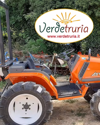 TRATTORE AGRICOLO