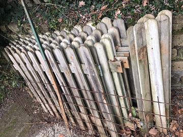 Steccato in legno - circa 16 metri