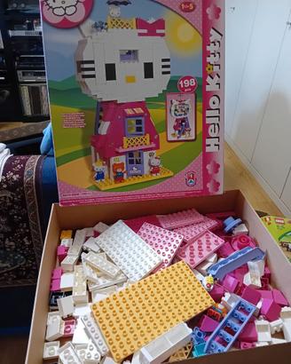 la casa di Hello  Kitty 198 pezzi