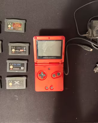 Game boy advance Sp + 8 giochi+caricatore