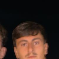 e una brava persona e ti aiuta a lavare