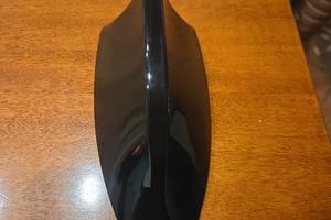 Antenna autoradio a pinna amplificata 