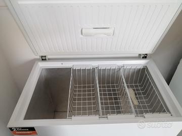 freezer a pozzetto  200 euro trattabili 