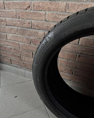 Treno 4 Gomme Invernali Continental 235/40 R18 XL