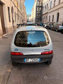 Fiat 600 grigia metalizzata
