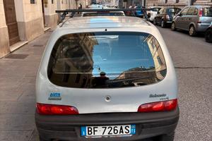 Fiat 600 grigia metalizzata