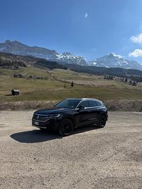 VOLKSWAGEN Touareg - 2019