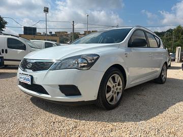 KIA CEE'D 1.4 B/GPL - 2009