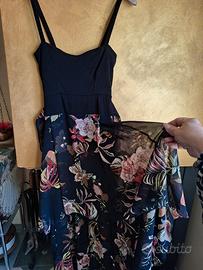 Vestito elegante a fiori 