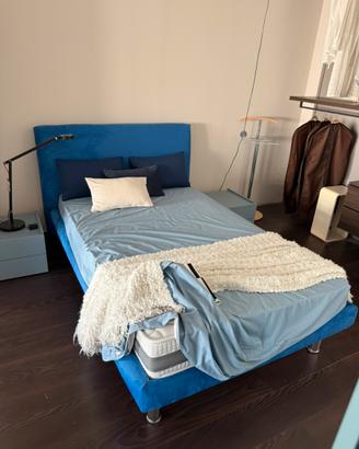 Letto da una piazza e mezzo + due comodini  nuovi