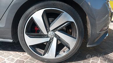 cerchi originali golf 7.5 con gomme 225 40 18