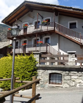 IN TIPICO VILLAGGIO DI MONTAGNA