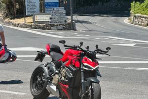 ducati Streetfighter v4 anno 2024