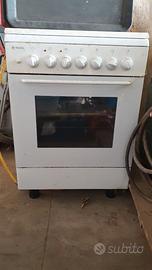 cucina con forno elettrico