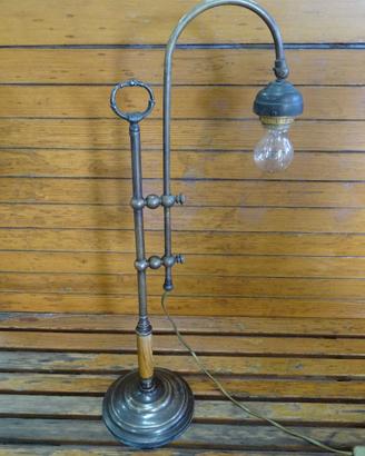 Lampada in ottone co braccio regolabile