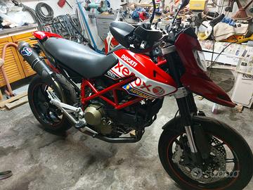 Ducati hypermotard 1100