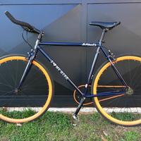 Bicicletta flip flop (scatto fisso/single speed)