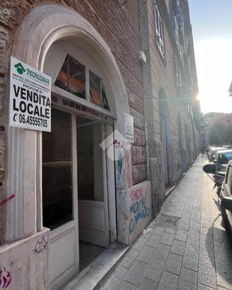 NEGOZIO A ROMA